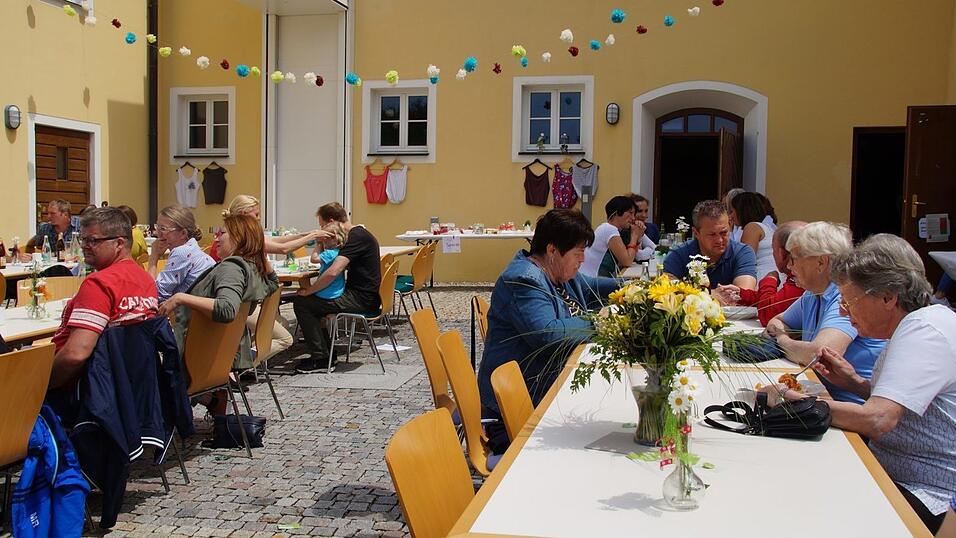 KLJB Laberweinting lud zum Eine-Welt-Café KLJB Laberweinting lud zum Eine-Welt-Café