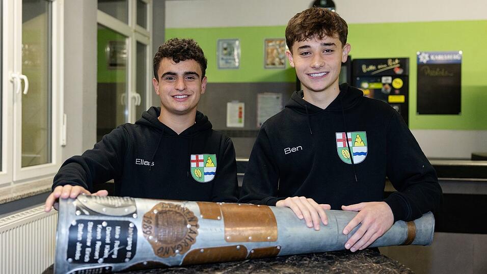 Bestechung ist möglich, sagen Becker und Klein. Bestechung ist möglich, sagen Becker und Klein.