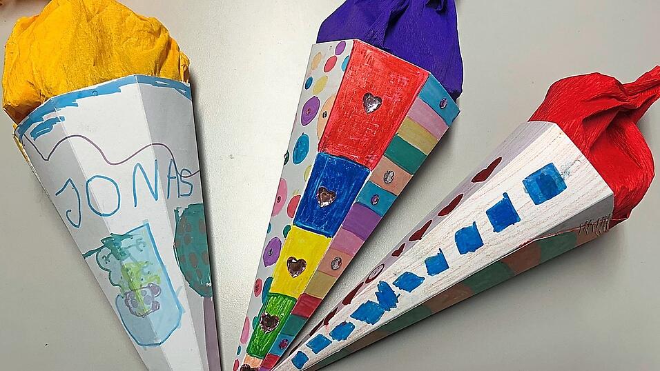 Ob mit Glitzer oder Buntmalstiften, die kreativ gestalteten Schultüten sind nun prall gefüllt. Ob mit Glitzer oder Buntmalstiften, die kreativ gestalteten Schultüten sind nun prall gefüllt.