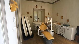 Ein Zahnarztstuhl in der Epstein-Villa.