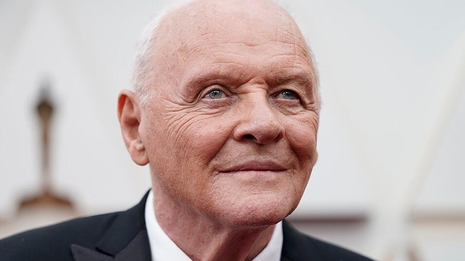 Anthony Hopkins schaute vor 50 Jahren das letzte Mal zu tief ins Glas und w&auml;re danach fast gestorben. (Archivbild)
