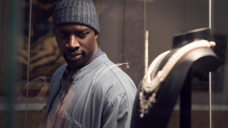Meisterdieb Assane (Omar Sy) möchte die Unschuld seines Vaters beweisen.