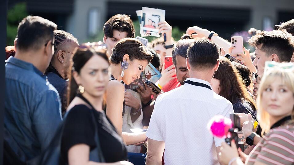 Zendaya nahm sich Zeit für ihre Fans. Zendaya nahm sich Zeit für ihre Fans.