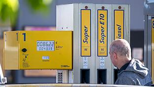 Von Anfang Mai bis Ende Juni galt bereits ein Tankrabatt auf Benzin und Diesel.