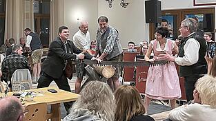 Christina Wegmann und Reinhard J&auml;ger beim Wetts&auml;gen.