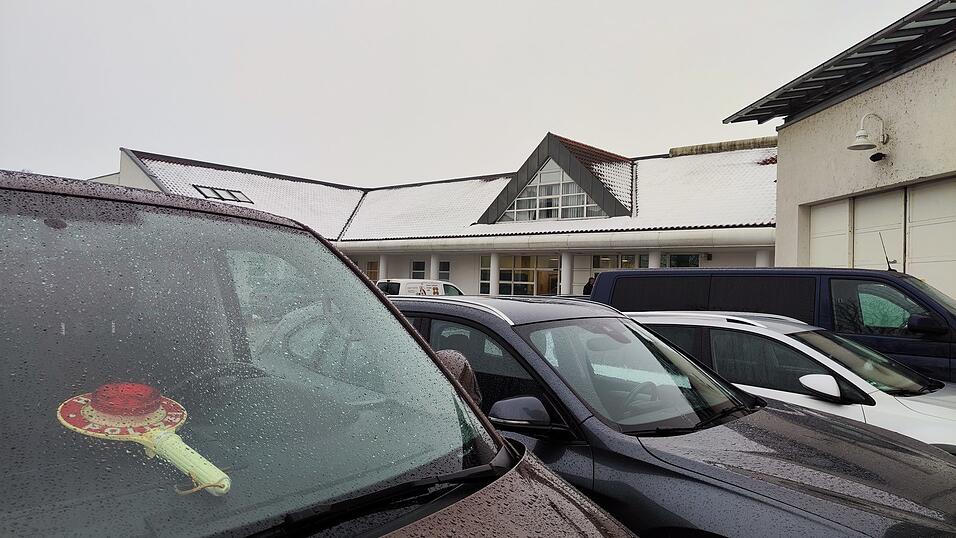 Noch bis 12 Uhr sind Einsatzkräfte für eine Übung am BKH im Einsatz. Noch bis 12 Uhr sind Einsatzkräfte für eine Übung am BKH im Einsatz.