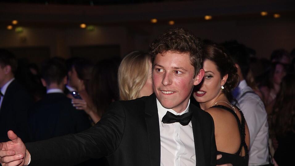 Die Bilder vom Abschlussball der Tanzschule Seidel in der Fraunhofer-Halle am 28. November. Die Bilder vom Abschlussball der Tanzschule Seidel in der Fraunhofer-Halle am 28. November.