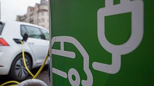 Das Interesse an der neuen staatlichen Förderung zum Elektroauto-Kauf ist groß. Das Interesse an der neuen staatlichen Förderung zum Elektroauto-Kauf ist groß.