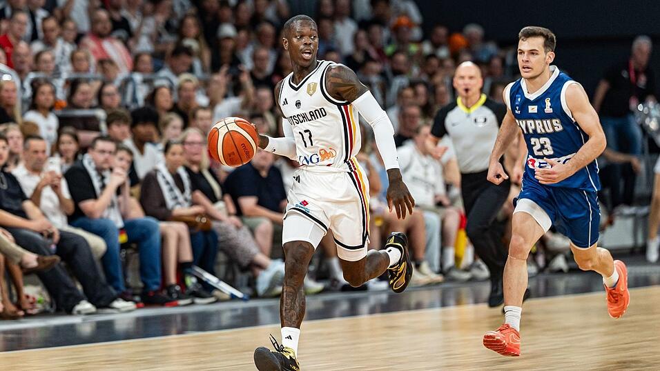 Dennis Schröder ließ sich die Quali-Partie gegen Zypern nicht entgehen. Dennis Schröder ließ sich die Quali-Partie gegen Zypern nicht entgehen.