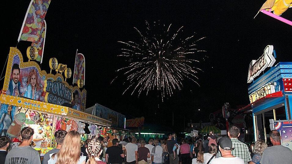 Das Feuerwerk wird heuer am Sonntagabend gez&uuml;ndet.
