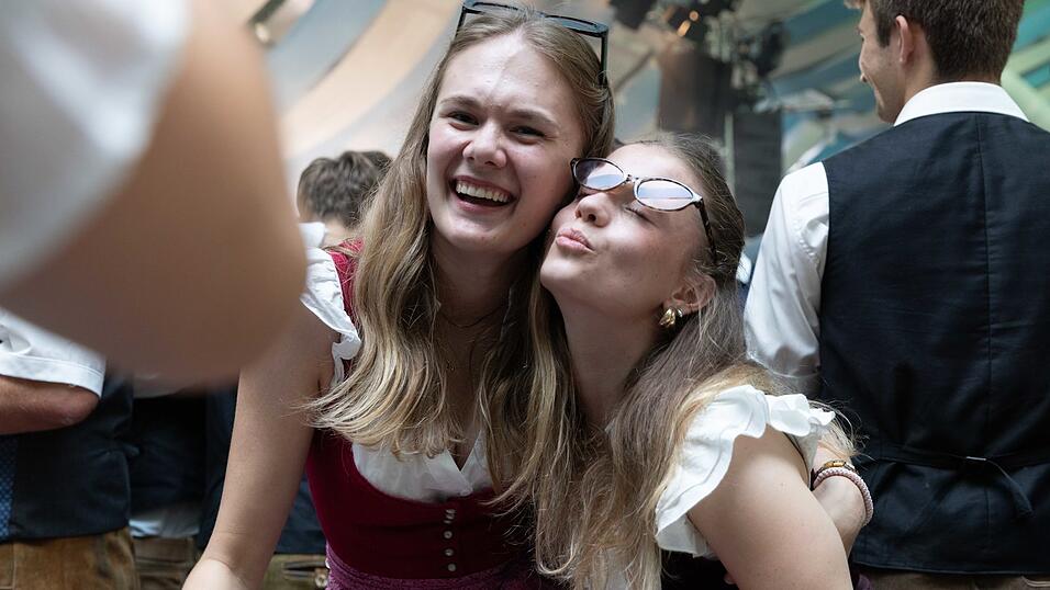 Die Partybilder vom Freitag, 7. August, aus dem Festzelt Wenisch. Die Partybilder vom Freitag, 7. August, aus dem Festzelt Wenisch.