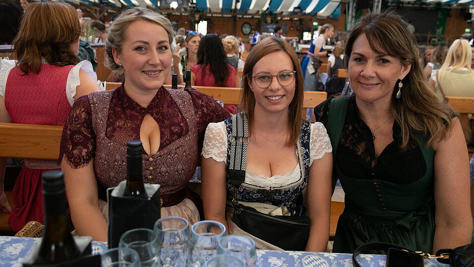 Die Partybilder vom Sonntag, 10. August, aus dem Festzelt Wenisch. Die Partybilder vom Sonntag, 10. August, aus dem Festzelt Wenisch.