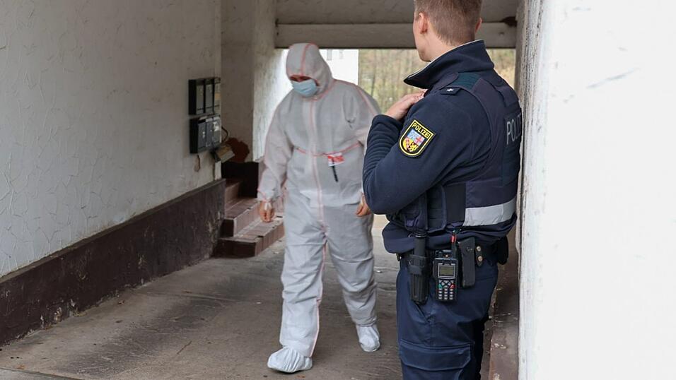 Am Tatort ermittelt die Polizei.