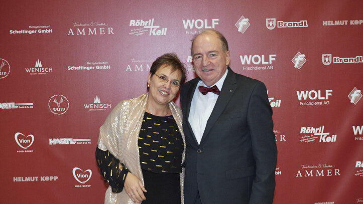 Die Metzgerzunft hat am Samstagabend in die Joseph-von-Fraunhofer-Halle eingeladen. Die Metzgerzunft hat am Samstagabend in die Joseph-von-Fraunhofer-Halle eingeladen.