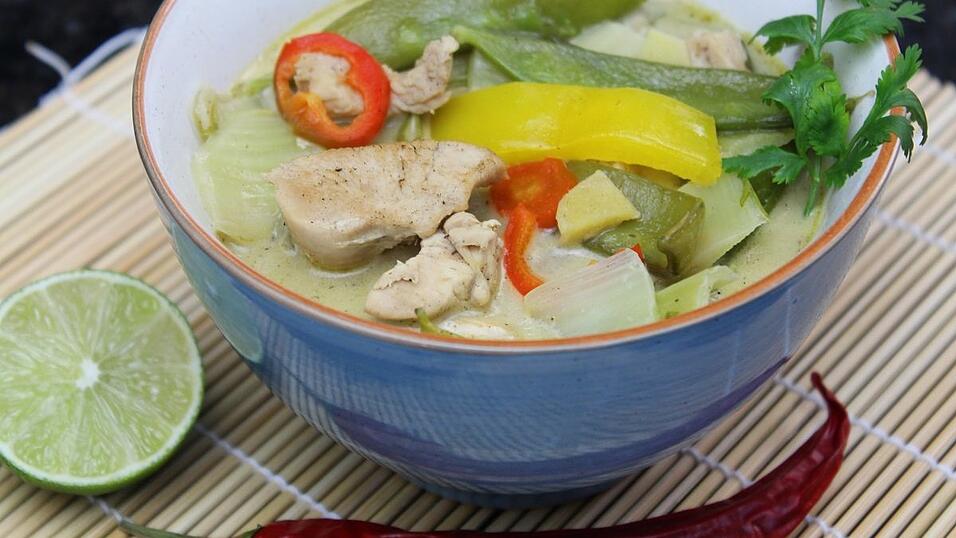 Wie man dieses leckere Chicken Curry zubereitet, das zeigt uns Anja Auer diesmal in ihrer Rezeptidee.
