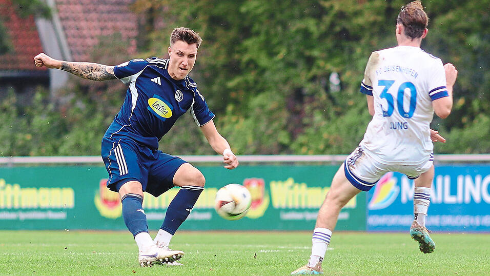 Innenverteidiger Yannick Justvan (links) und seine SpVgg Landshut stehen beim zuletzt bockstarken Mitaufsteiger TSV Wasserburg vor einer echten Herausforderung. Innenverteidiger Yannick Justvan (links) und seine SpVgg Landshut stehen beim zuletzt bockstarken Mitaufsteiger TSV Wasserburg vor einer echten Herausforderung.