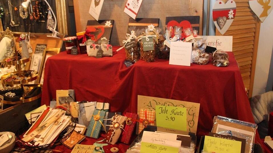 In Landshut lockten am Wochenende der Kunsthandwerkermarkt und die H&uuml;ttengaudi zahlreiche Besucher an.