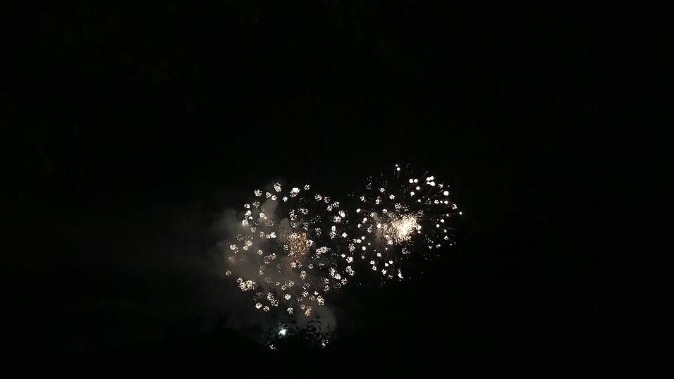 Das war das Abschlussfeuerwerk des Gäubodenvolksfestes 2019. Das war das Abschlussfeuerwerk des Gäubodenvolksfestes 2019.