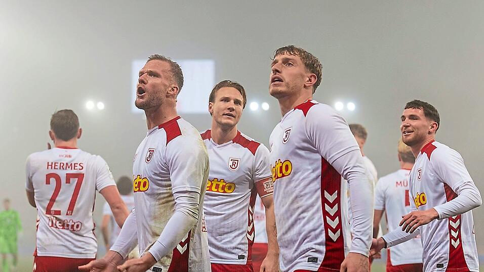 Eine Demonstration der Stärke: Mit einer imponierenden Vorstellung ringen die Jahn-Akteure die Münchner Löwen mit 4:0 nieder. Eine Demonstration der Stärke: Mit einer imponierenden Vorstellung ringen die Jahn-Akteure die Münchner Löwen mit 4:0 nieder.