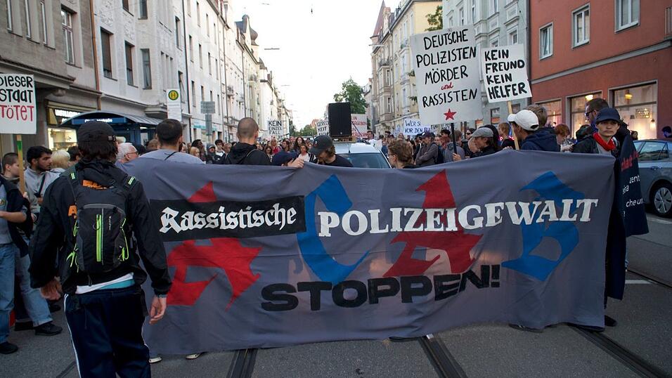 Die Veranstaltung verlief laut Polizei friedlich. Die Veranstaltung verlief laut Polizei friedlich.