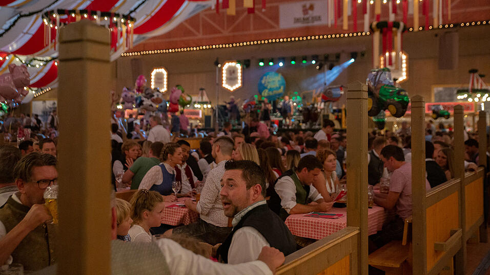 Die Partybilder vom Samstag, 13. August 2022, aus dem Festzelt Krönner.