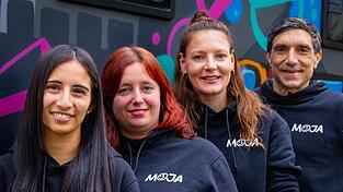 Das Team der Mobilen Jugendarbeit 2025 (von links): G&uuml;ls&uuml;m Yaldir, Verena Zupanc, Anna-Lena Effkemann und Julian Napf