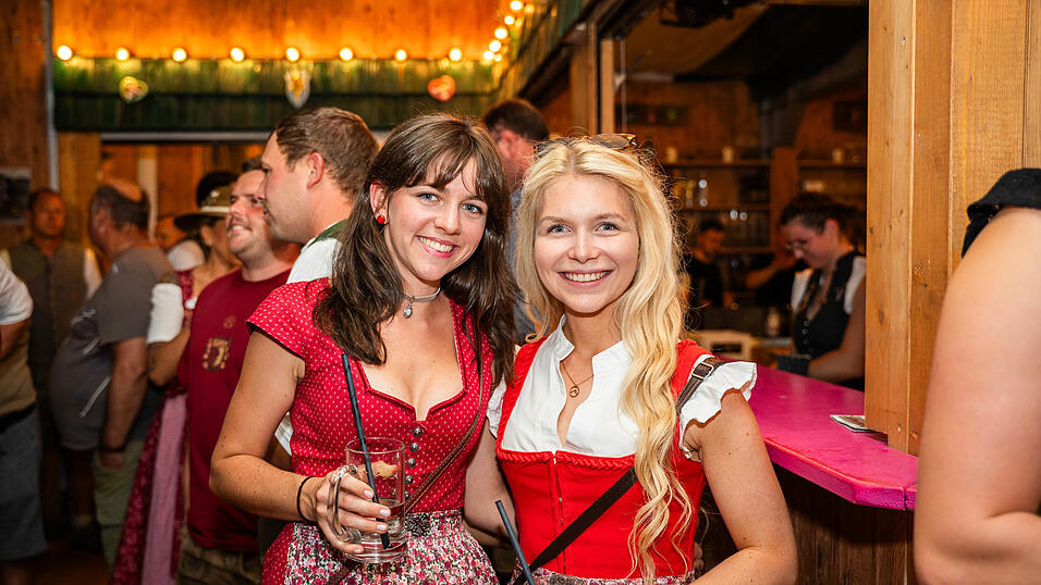 Die Partybilder vom Sonntag, 16. August, aus dem Festzelt Weckmann. Die Partybilder vom Sonntag, 16. August, aus dem Festzelt Weckmann.