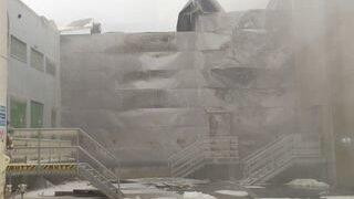 Es dauerte bis in die frühen Morgenstunden, ehe die Einsatzkräfte der Feuerwehr das Feuer unter Kontrolle hatten. (Foto: ih) Es dauerte bis in die frühen Morgenstunden, ehe die Einsatzkräfte der Feuerwehr das Feuer unter Kontrolle hatten. (Foto: ih)