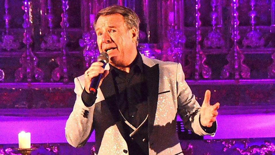 Der Schlagersänger Patrick Lindner trat beim Weihnachtskonzert des Kulturforums auf. Der Schlagersänger Patrick Lindner trat beim Weihnachtskonzert des Kulturforums auf.