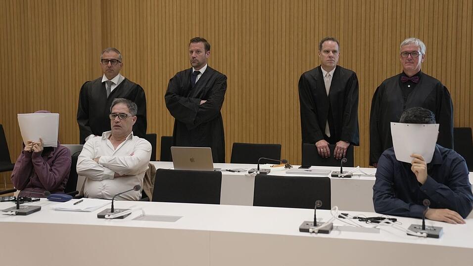 Im Prozess um die Versklavung zweier jesidischer M&auml;dchen hatte das angeklagte Ehepaar das letzte Wort.