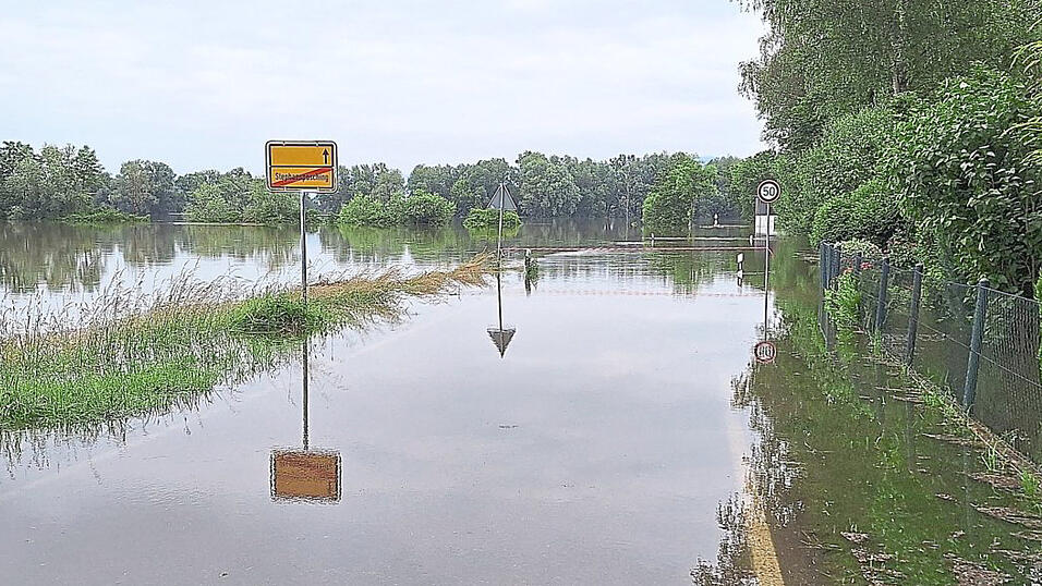 An der Donau bei Stephansposching hieß es im wahrsten Sinne des Wortes 'Land unter'.