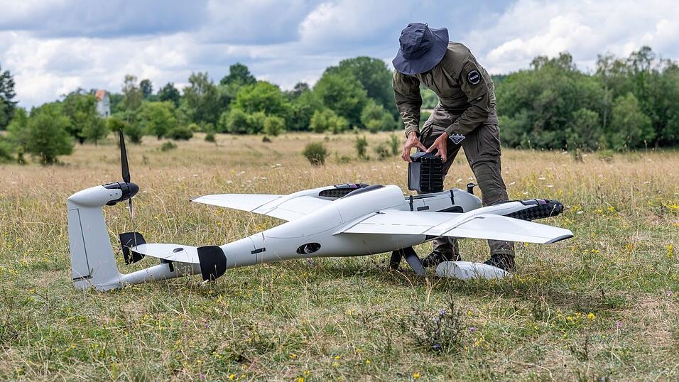 Das Drohnensystem Reliant soll Streitkräften die Aufklärung im Konfliktfall mit geringem Aufwand ermöglichen. Das Drohnensystem Reliant soll Streitkräften die Aufklärung im Konfliktfall mit geringem Aufwand ermöglichen.