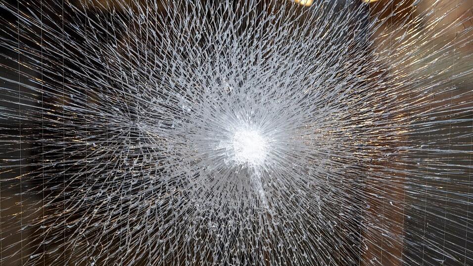 Der Mann soll bei dem Diebstahl Beute im Wert von rund 200.000 Euro gemacht haben. (Symbolbild) Der Mann soll bei dem Diebstahl Beute im Wert von rund 200.000 Euro gemacht haben. (Symbolbild)