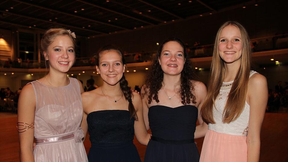 Die Bilder vom Abschlussball der Tanzschule Seidel in der Fraunhofer-Halle am 28. November. Die Bilder vom Abschlussball der Tanzschule Seidel in der Fraunhofer-Halle am 28. November.