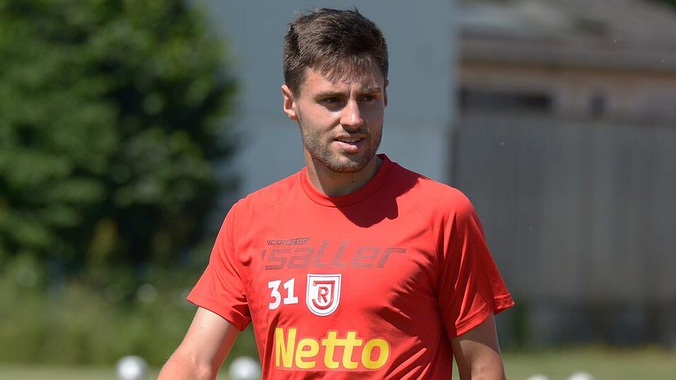 Tom Baack ist vom Ligakonkurrenten VfL Bochum zum SSV Jahn gewechselt.