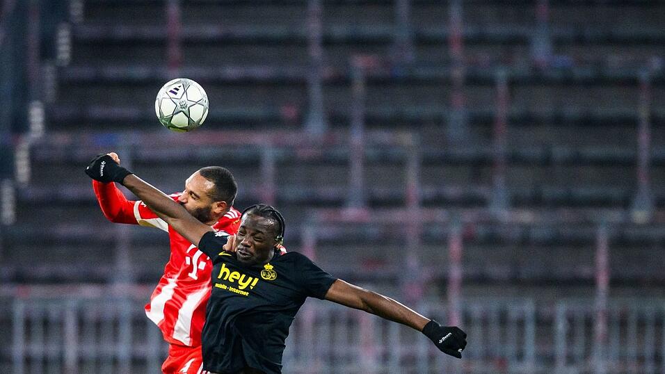 Ungewohntes Bild in der Allianz Arena: Einige Bl&ouml;cke blieben wegen einer UEFA-Strafe leer.