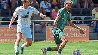 Ob Nik Leipold oder Max Meyer (links), ob Paul Grauschopf oder Elija Härtl: DJK-Trainer Thorsten Kirschbaum hat beim Aufsteiger SC Eltersdorf viele Alternativen in seinem Kader zur Verfügung. Ob Nik Leipold oder Max Meyer (links), ob Paul Grauschopf oder Elija Härtl: DJK-Trainer Thorsten Kirschbaum hat beim Aufsteiger SC Eltersdorf viele Alternativen in seinem Kader zur Verfügung.