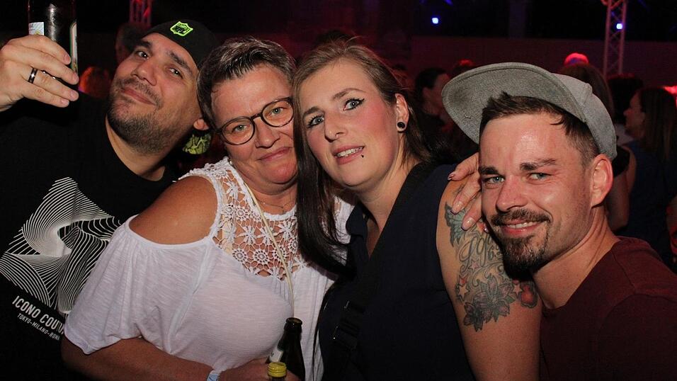 Auf der Eskara &Uuml;30-Party in Essenbach war wieder viel los.