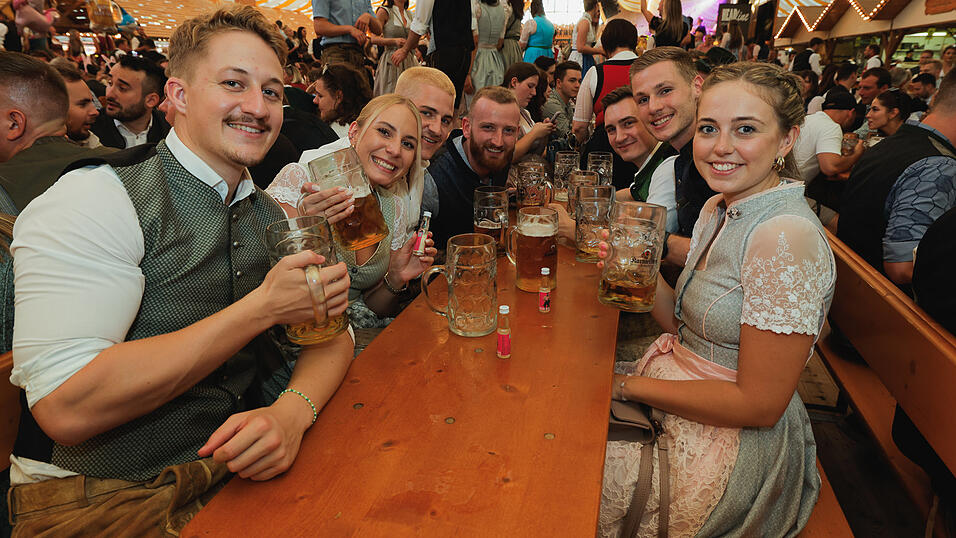 Die Partybilder vom Samstag, 10. August 2024, aus dem Festzelt Nothaft. Die Partybilder vom Samstag, 10. August 2024, aus dem Festzelt Nothaft.