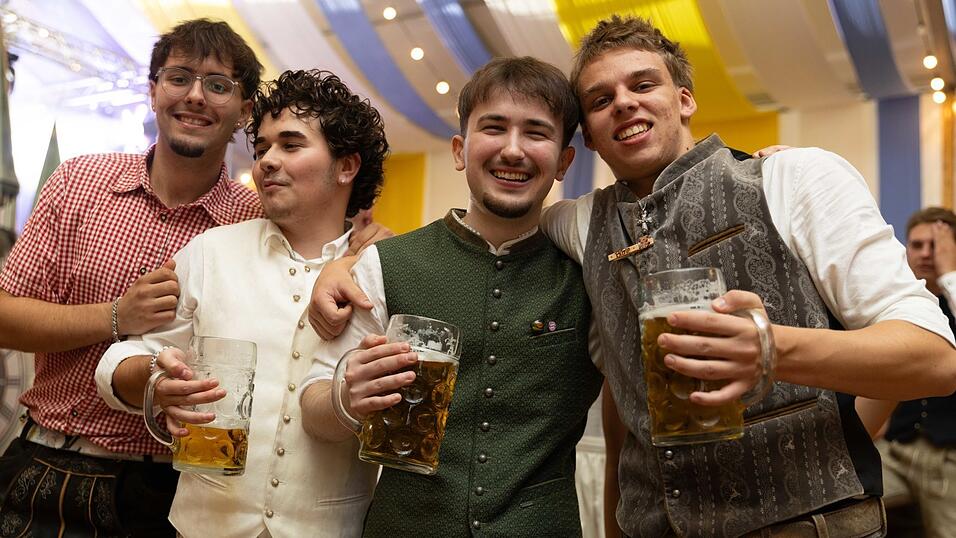 Die Partybilder vom Freitag, 7. August, aus dem Festzelt Reisinger. Die Partybilder vom Freitag, 7. August, aus dem Festzelt Reisinger.
