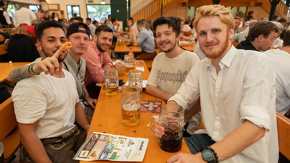 Die Partybilder vom Montag, 21. August 2023, aus dem Festzelt Nothaft. Die Partybilder vom Montag, 21. August 2023, aus dem Festzelt Nothaft.