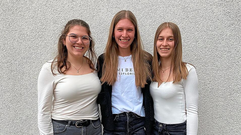 Die drei Studentinnen (von links) Anna Herold, Elisa Harböck und Lena Zellmer besuchen regelmäßig Senioren. Die drei Studentinnen (von links) Anna Herold, Elisa Harböck und Lena Zellmer besuchen regelmäßig Senioren.