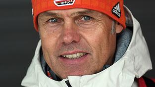 Andreas Bauer von der Fis hat Vorschläge gemacht, wie man die Anzugkontrolle im Skispringen verbessern kann.