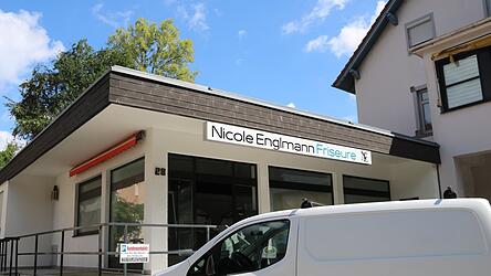 Nicole Englmann eröffnet am 1. August in der ehemaligen „Park-Apotheke“ ihren eigenen Friseursalon.