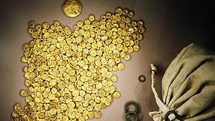 Der größte keltische Goldfund des 20. Jahrhunderts wurde 1999 gefunden, im November 2022 hatten Einbrecher die Goldmünzen gestohlen. (Archivbild)