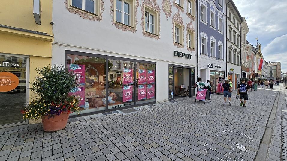 Die Depot-Filiale am Ludwigsplatz. Die Depot-Filiale am Ludwigsplatz.