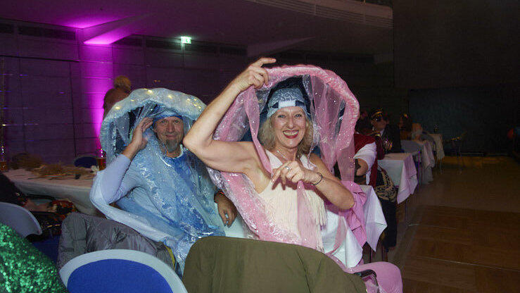 Die Narren waren bester Stimmung und hatten sich allesamt kreative Kostüme ausgesucht. Die Narren waren bester Stimmung und hatten sich allesamt kreative Kostüme ausgesucht.