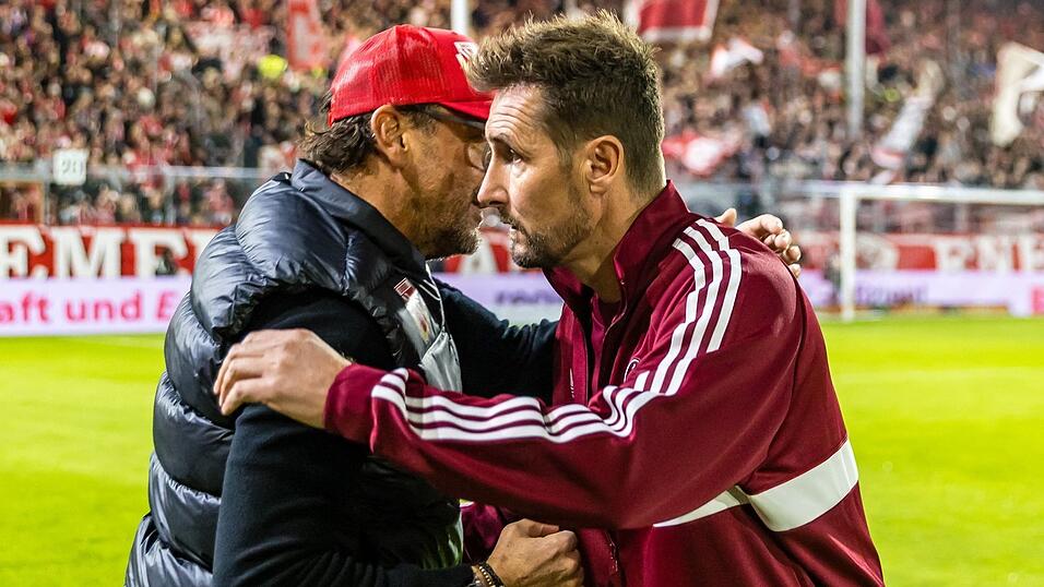 Klose (r) hatte vor Cottbus gewarnt. Klose (r) hatte vor Cottbus gewarnt.