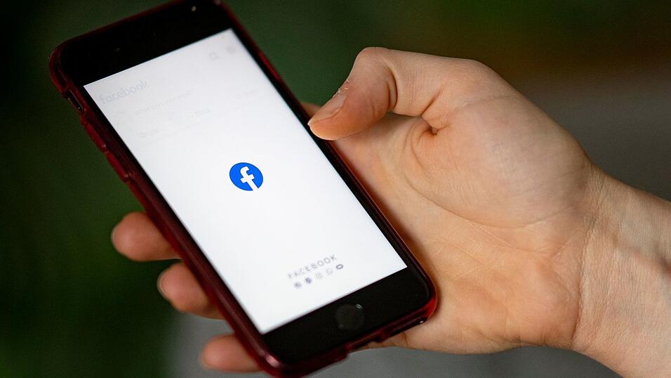 Der Datenschutz-Skandal um Cambridge Analytica wirkt f&uuml;r den Facebook-Konzern immer noch nach. (Archivbild)