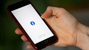 Der Datenschutz-Skandal um Cambridge Analytica wirkt f&uuml;r den Facebook-Konzern immer noch nach. (Archivbild)